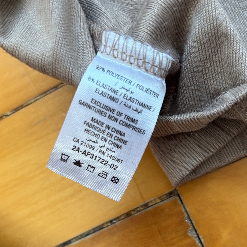 🎉4/30$🎉 Ardene Taupe Ribbed Crop Top - Picture 4 of 4